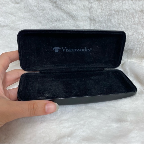 Vision works black sunglass case - Picture 5 of 5